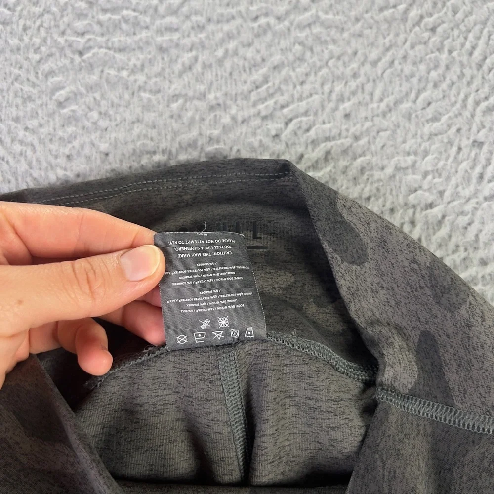 NOBULL Cropped Leggings Womens Small Gray Camo Athletic Running Yoga Gym - Picture 7 of 8